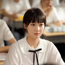 老街巷里的叶欣