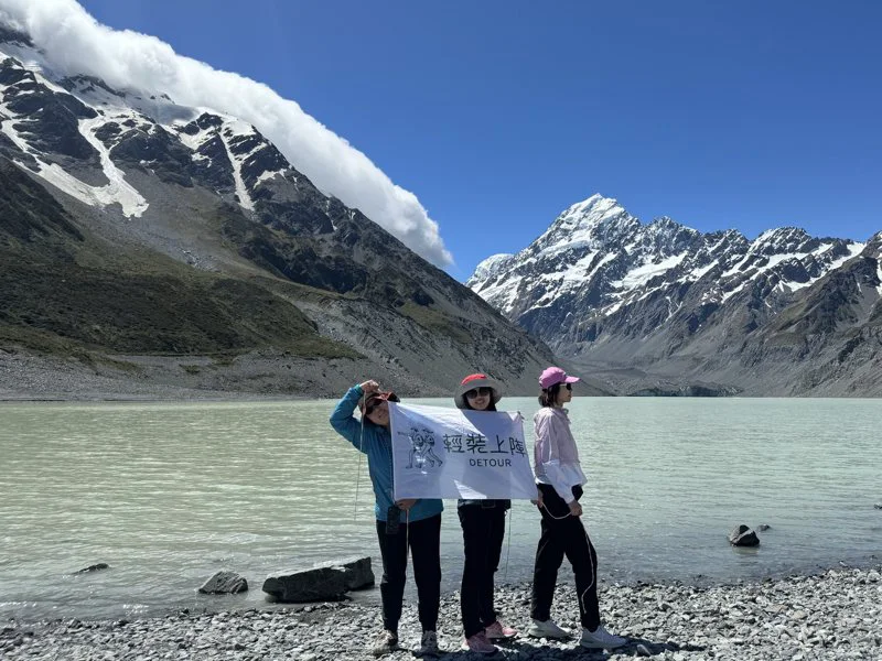 揭秘大洋洲的“白龙”：白龙冰川的奥秘