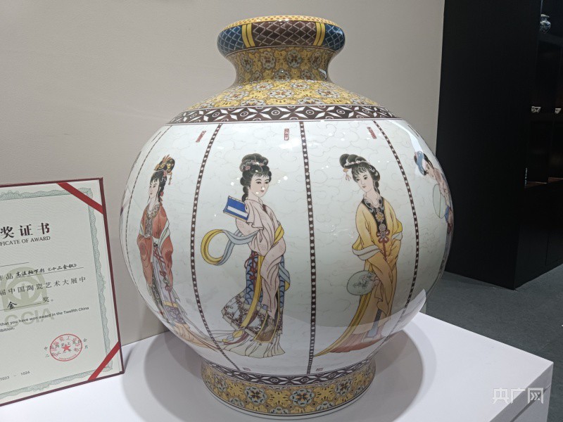 千年瓷都的传奇：景德镇瓷器如何征服世界？