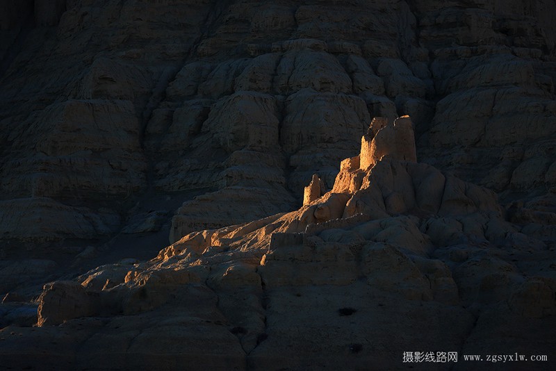 消失在风沙中的低语：探寻那些被遗忘的文明