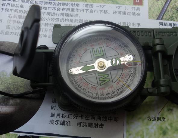 指南针乱转、笔迹反向：那些让我后背发凉的“灵异”体验，到底是磁场还是人心？