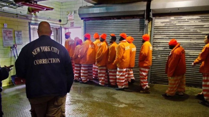 纽约地球监狱报告—当自由变成牢笼的倒影 纽约地球监狱报告—当自由变成牢笼的倒影