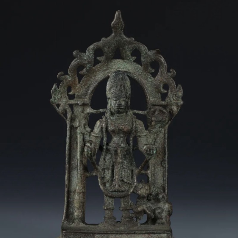 西伯利亚迷雾：毗湿奴坐骑的现代隐喻与科学探索