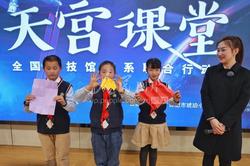 我梦见自己在沙里捡到了一块琥珀，醒来后才发现，那不是梦？