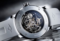 百慕大三角里，那块会“呼吸”的金属盘