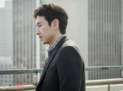 那扇吱呀作响的木门