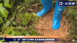 南极冰层下的时空裂缝：我捡到的那块黑匣子残片