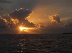 印度洋深处的异常信号丨一场跨越科学与信仰的对话