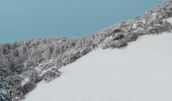 神秘雪山下的时空之谜｜无刻度时钟与反重力石的秘密