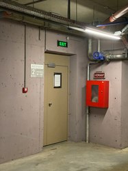 被困在冰层里的木偶·那晚电梯停层时的奇遇