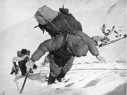 揭秘“海军间谍珠峰”｜一场隐秘的巅峰对决