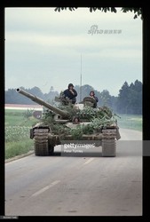 "巴尔干海军的幽灵：一场惊心动魄的间谍战揭秘"