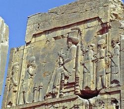 在波斯密洞，我目睹了逆刻罗盘与鸟群盘旋的奇景？