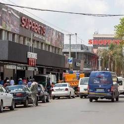 在南非的某个清晨，我目睹了令人不安的"打坐"现场