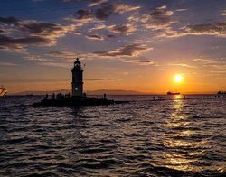 谁在守护着那片神秘的孤岛？