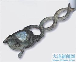 印加遗址里的“蛇眼”密码—那些发光的石刻纹路到底藏着什么？