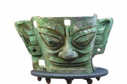 青铜面具里的时空回响！