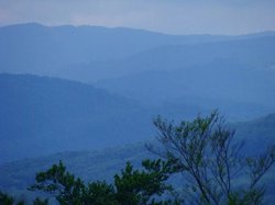 喀尔巴阡头盔碎片：历史的循环与重生