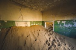 被遗忘在地下迷宫里的琥珀｜关于时间、记忆和那些回不去的瞬间