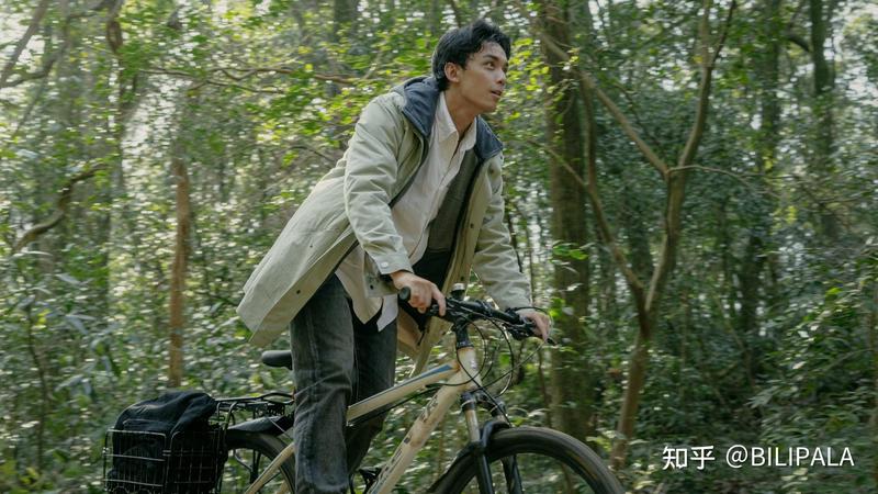 王磊讲的那晚，路灯突然熄了…