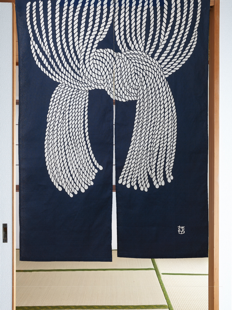 沙漠中的神秘之眼丨祝福撒哈拉白泽 沙漠中的神秘之眼丨祝福撒哈拉白泽