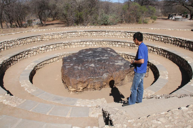 雷暴高地金属球石刻｜揭秘神秘发光之谜