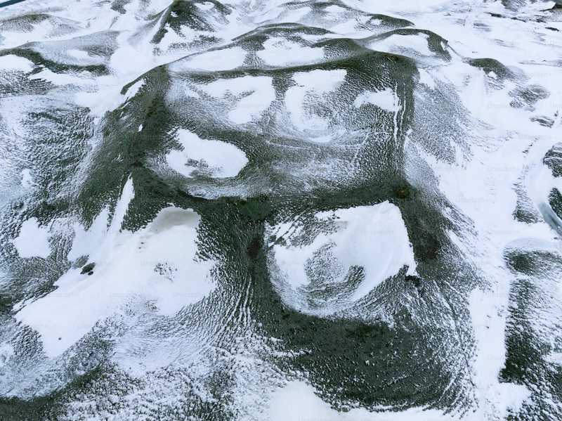 西伯利亚的“石像鬼”:冰原上到底藏着什么秘密? 西伯利亚的“石像鬼”:冰原上到底藏着什么秘密?