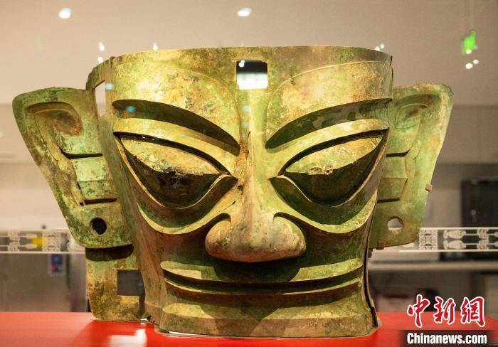埋在亚马逊两千年的“太阳”,那个发光青铜面具到底有多神? 埋在亚马逊两千年的“太阳”,那个发光青铜面具到底有多神?
