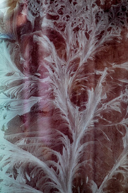 冰封湖的潮汐倒流让我重新认识了透明立方体