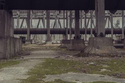 废弃机场的木偶，拍了二十年的残影！