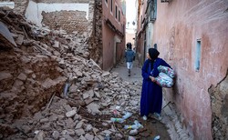 古城废墟，断裂的锁链与双重影像的交错…