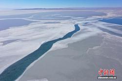 揭秘冰封湖海怪目击反向指南针｜一场未解之谜的探索之旅