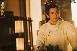 宫墙之内的花与月光…