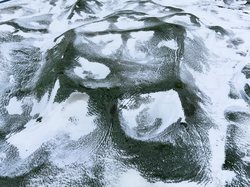 西伯利亚的“石像鬼”：冰原上到底藏着什么秘密？