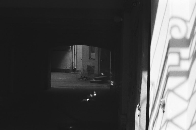 重复走廊木偶立像丨一场穿越时空的对话