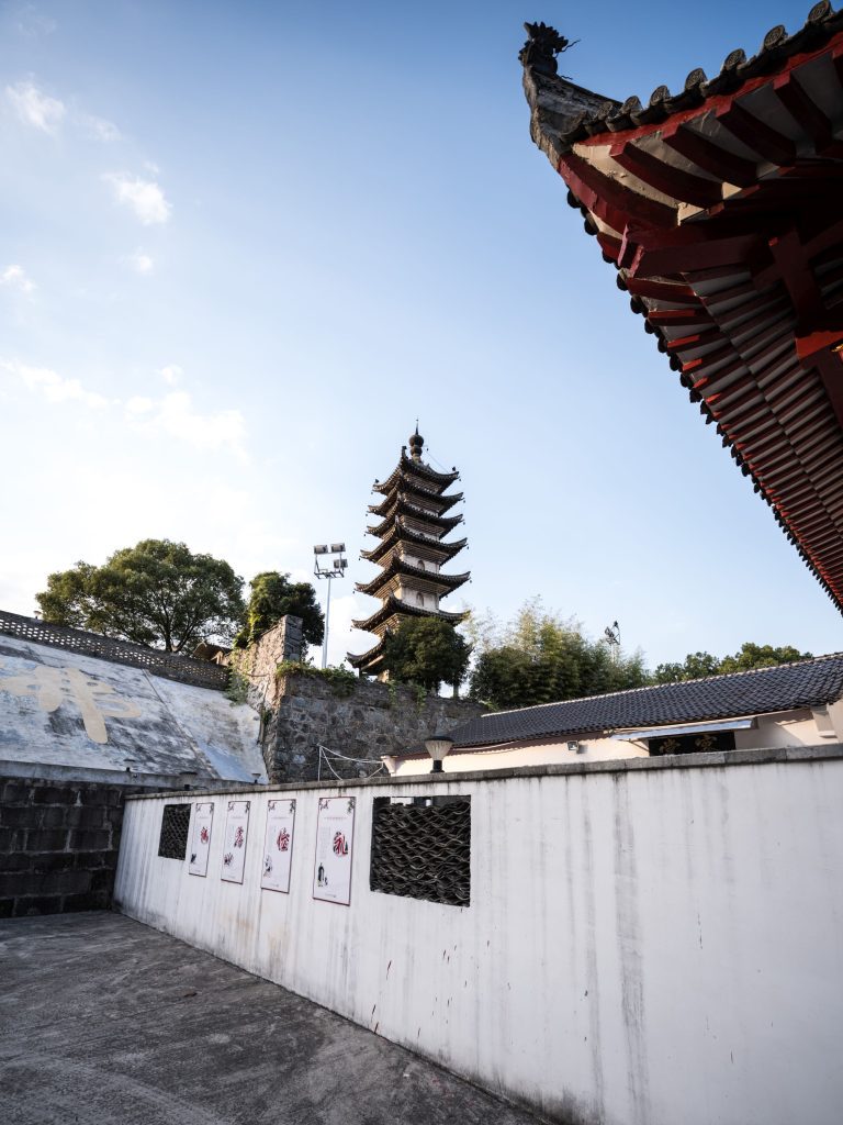 梦境同步波斯密洞未知编号·当潜意识撞上宇宙密码 梦境同步波斯密洞未知编号·当潜意识撞上宇宙密码