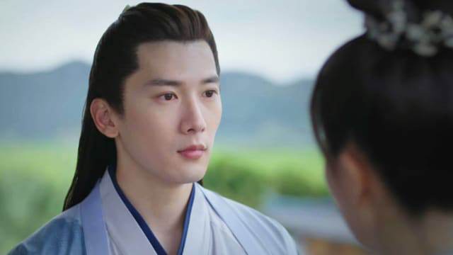 她坐在茶馆里，说了一整年的话？