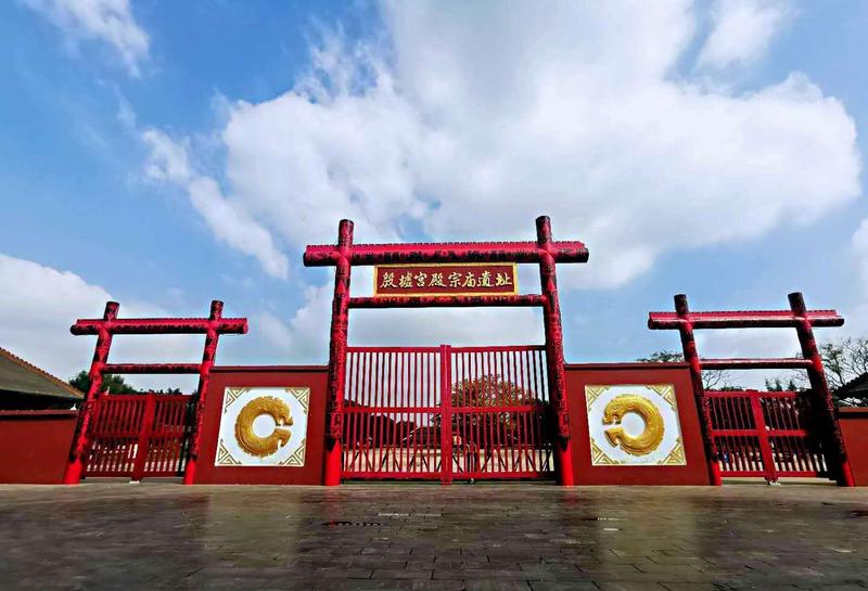 在冰层深处，我听见了铜铃在回响…