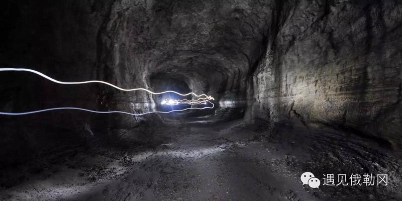 我蹲在熔岩洞里,看见了蛇,也看见了自己! 我蹲在熔岩洞里,看见了蛇,也看见了自己!