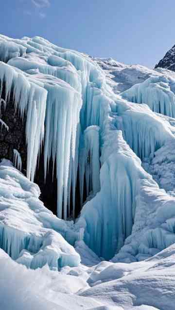 红雾雪山中的未解之谜—天坑石板上的神秘铭文