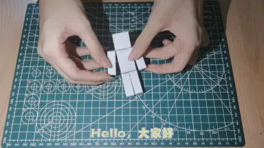 那个消失在楼层的纸人偶，藏着怎样的秘密？