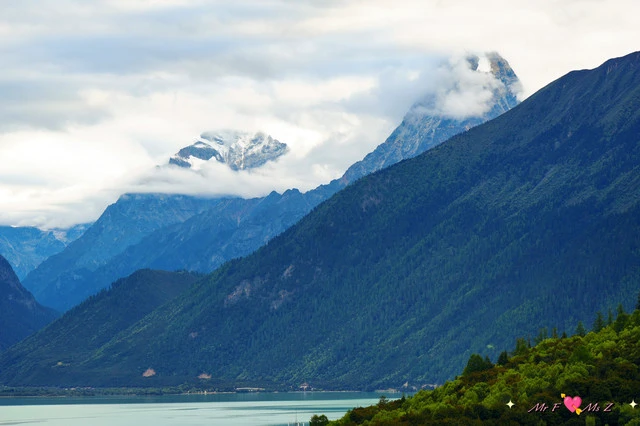 雷电湖泊的秘密·沙元素的奇幻之旅 雷电湖泊的秘密·沙元素的奇幻之旅