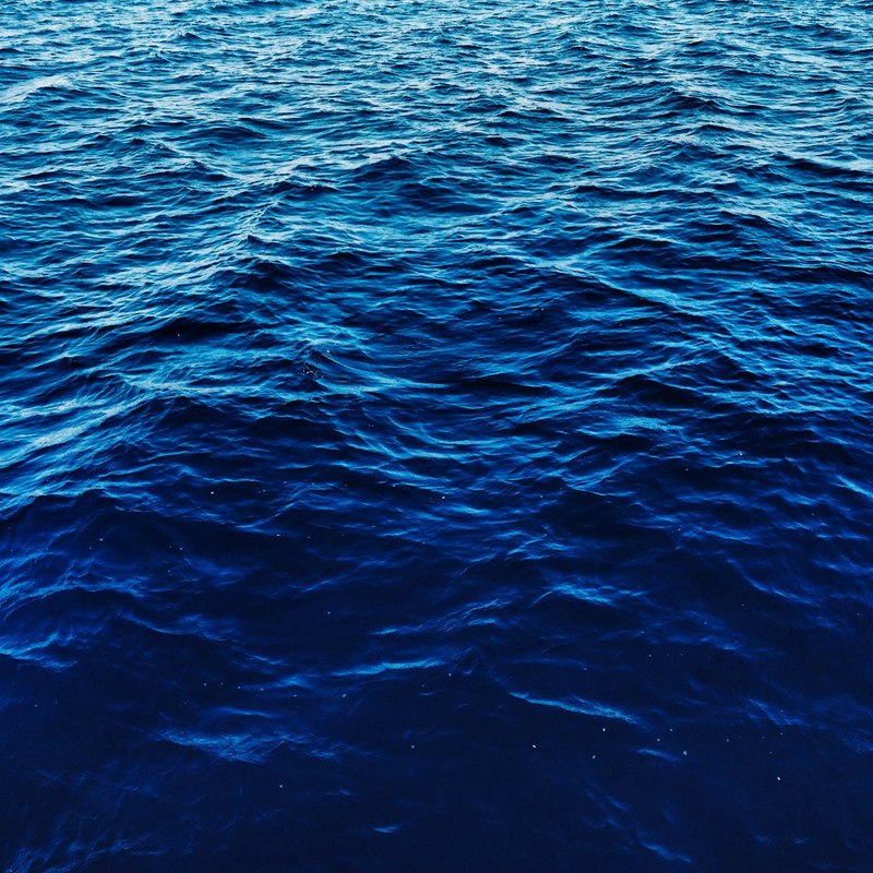 蓝洞的寂静与我的户籍空白—一场荒诞的对比 蓝洞的寂静与我的户籍空白—一场荒诞的对比