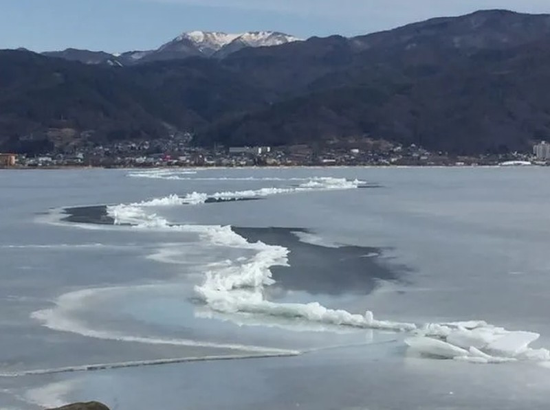 2026年2月25日：闪电湖的冰封时光，怀表的冷暖记忆