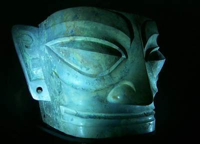 耳语眼形纹｜我与身体的私密对话