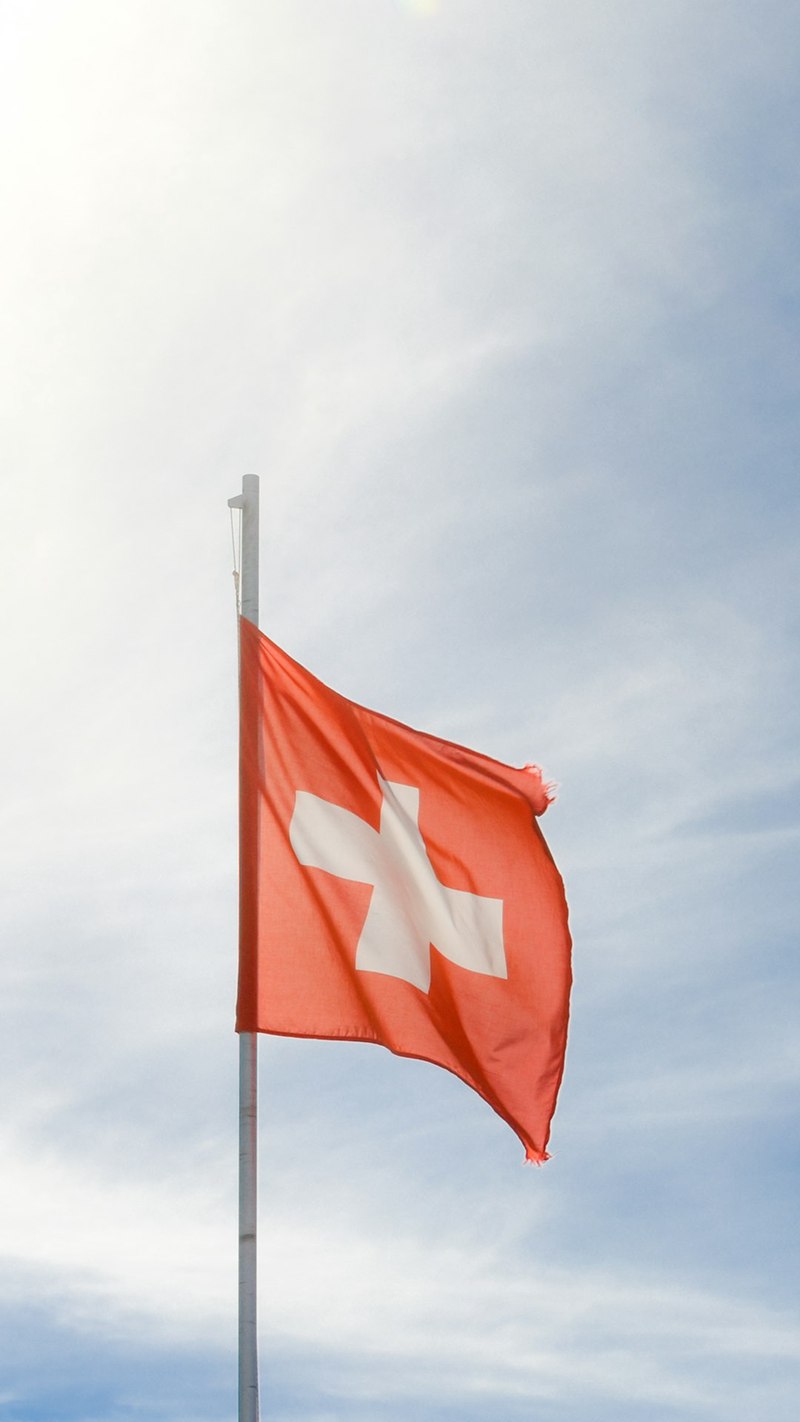 瑞士的“隐形战场”丨目击意识如何影响战争