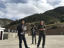 指南针乱转悬崖村金属球丨一场关于信仰与科学的迷途