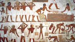 在加利利海边，他捡到了一块石头…