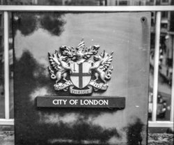 伦敦业力档案·我在雾都读懂的那些旧日回响