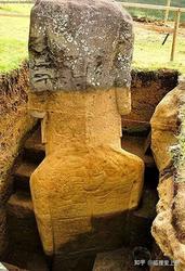 复活节岛上的倒挂雕像·冷热点背后的故事